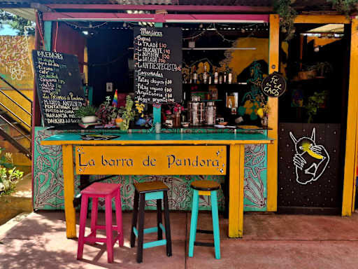 La Barra de Pandora, el bar comunitario de Histórika